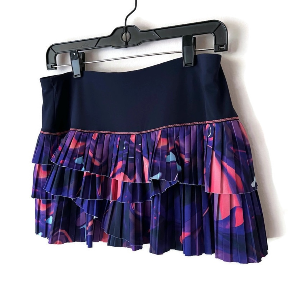 LUCKY IN LOVE Tennis Pickleball Skort Size Medium Pleated Tier Scallops w/ Short